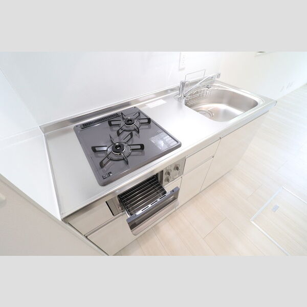 ルリアン元町103号室 ★システムキッチン(2口ガス)★