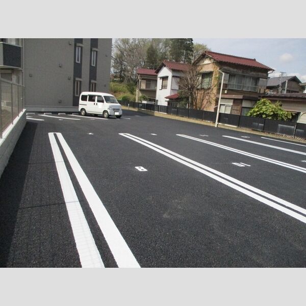 ファーストレジデンス都賀　参番館 駐車場