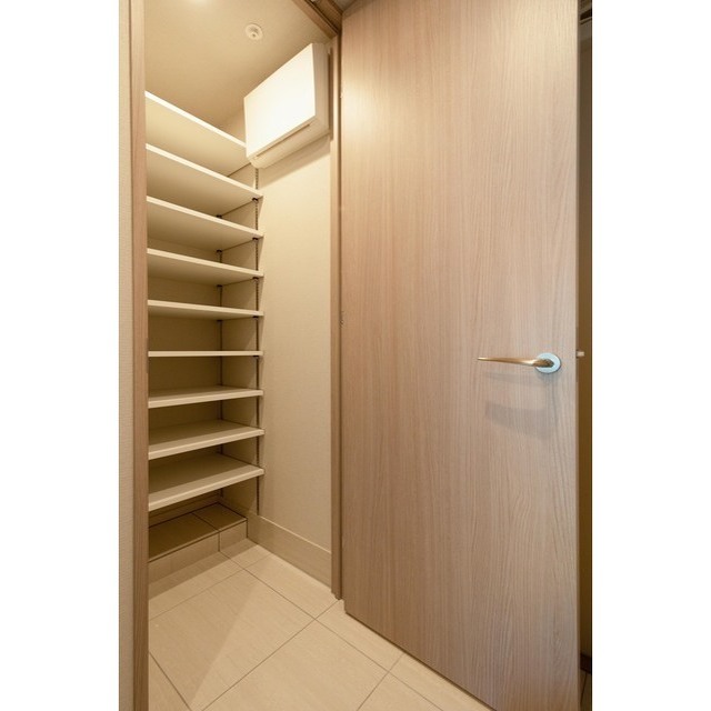 ドゥーエ西馬込0504号室 下駄箱