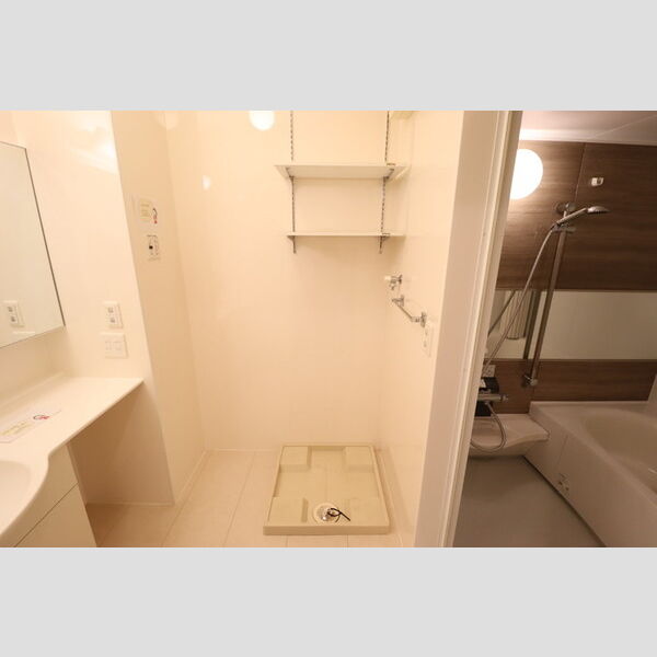 ウィーブ・ヴィオラ 洗濯機置き場