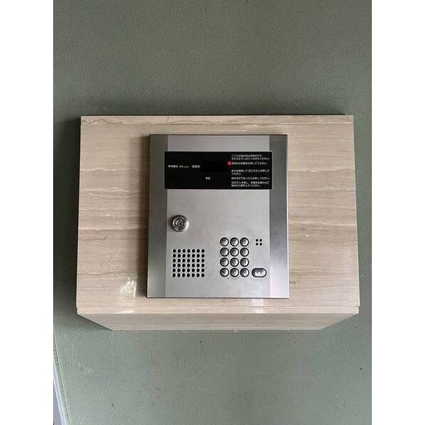 コンドミニオM0402号室 エントランス