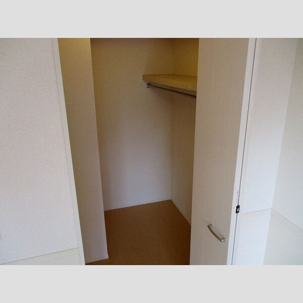 スカイフォレスト202号室 ウォークインクローゼット