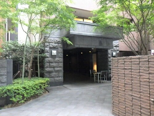 レグノ・フォルテ二番町4階 エントランス　※2023年9月撮影