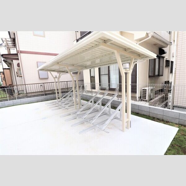 エクレール205号室 駐輪場