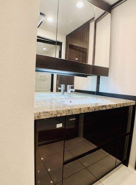 イニシアイオ西麻布11階 洗面