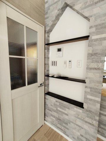 Cozy House船橋大穴南 新設LDKドア、スイッチ・リモコン等が纏められた可愛いニッチ