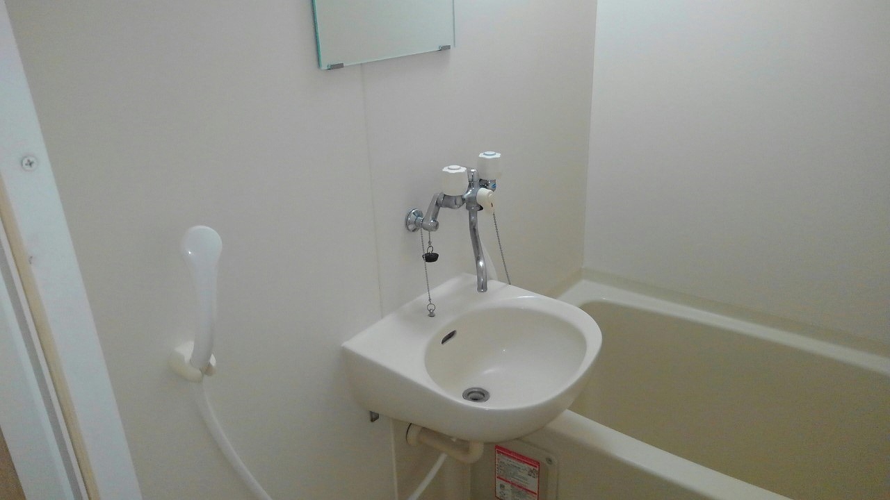 レオパレスフローラＣ 内観