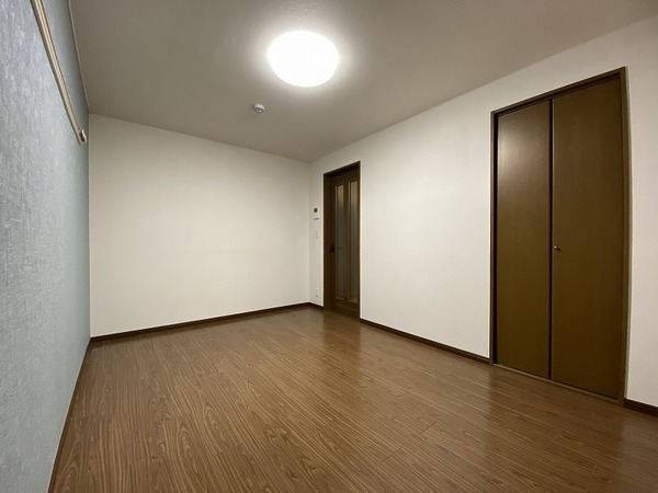 バーナルヒルズⅡＢ2階 同建物別部屋の参考画像