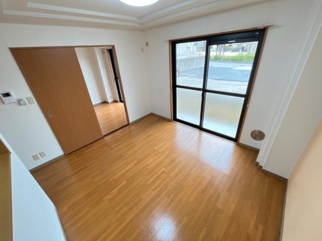 シャイニングｉｎ青葉Ⅱ101号室 リビング