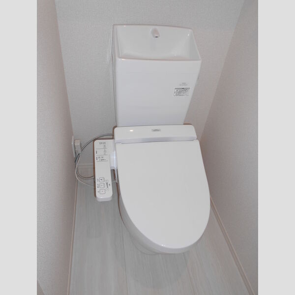 ブルームーン　A101号室 トイレ