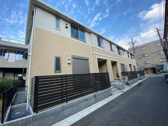 アリエス市川 外観写真（昼）