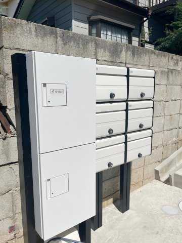 六実ベース302号室 宅配ボックス