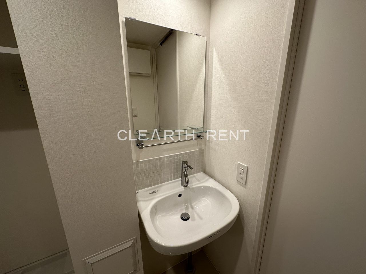 ＧＲＡＮ ＰＡＳＥＯ 自由が丘奥沢地下1階 スタイリッシュな独立洗面台