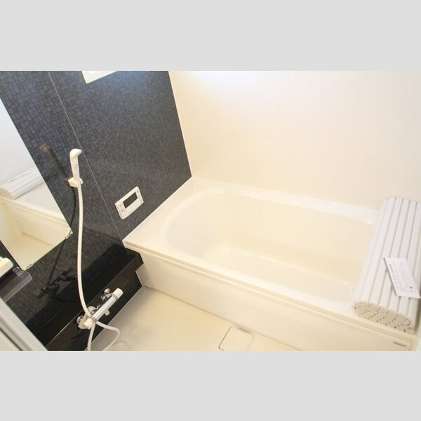 ラピュタ　ウイングス205号室 換気乾燥・追い焚き機能付きの浴室♪