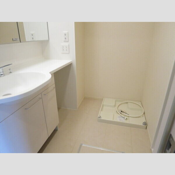 パインヒルズ胡録台303号室 室内洗濯機置場