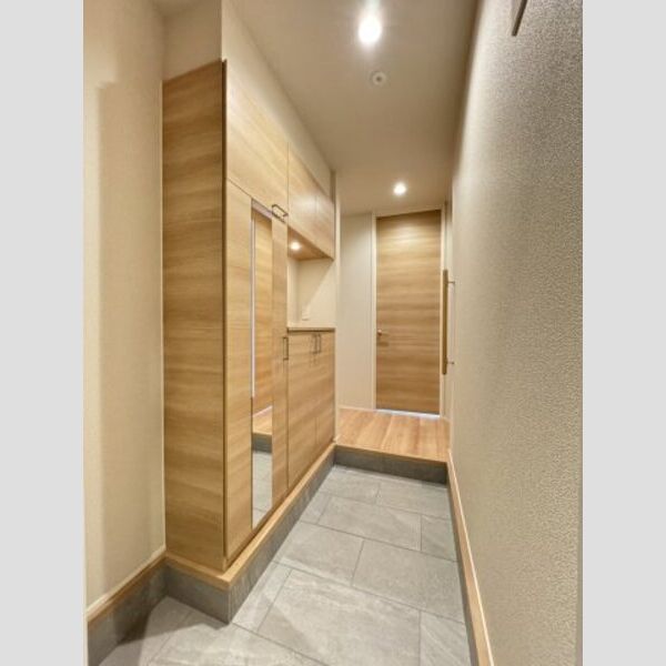  ルミエール　ドゥ―ス101号室 玄関