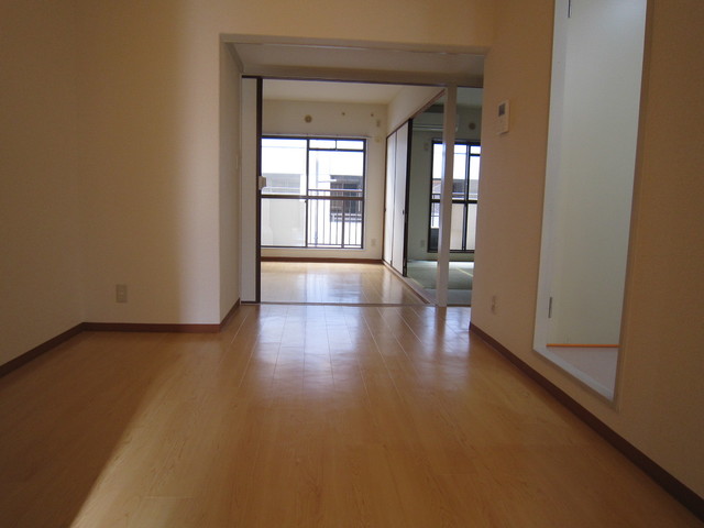 キャセイアークマンション 使いやすいリビングです