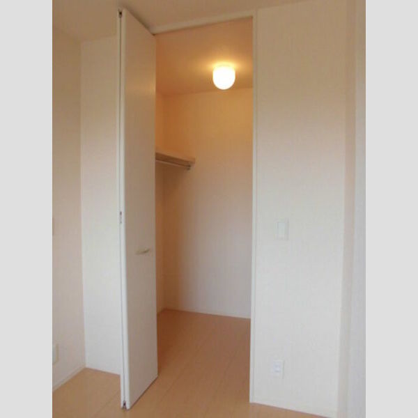 エクレール・みさと ウォークインクローゼット