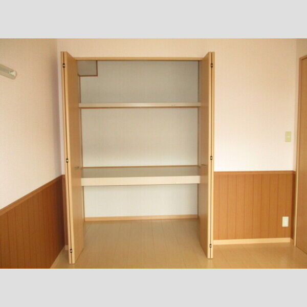 サニーフラット　A 洋室　収納