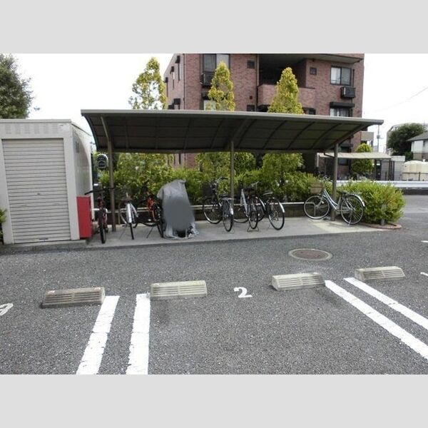 コルティー106号室 駐輪場