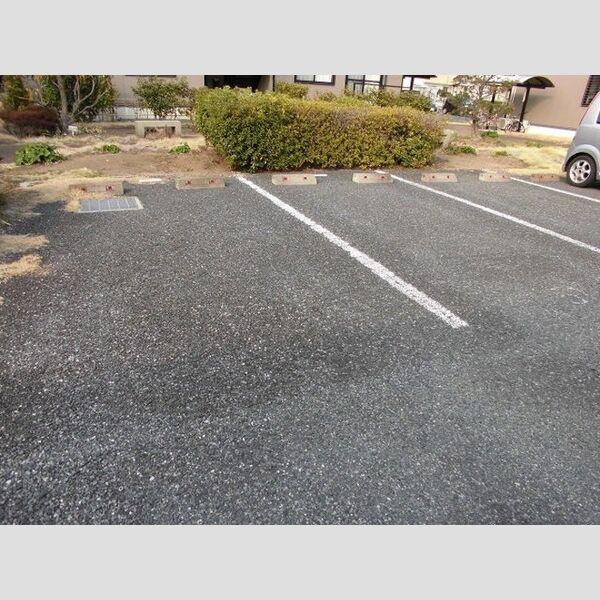 サンライズ　F202号室 駐車場