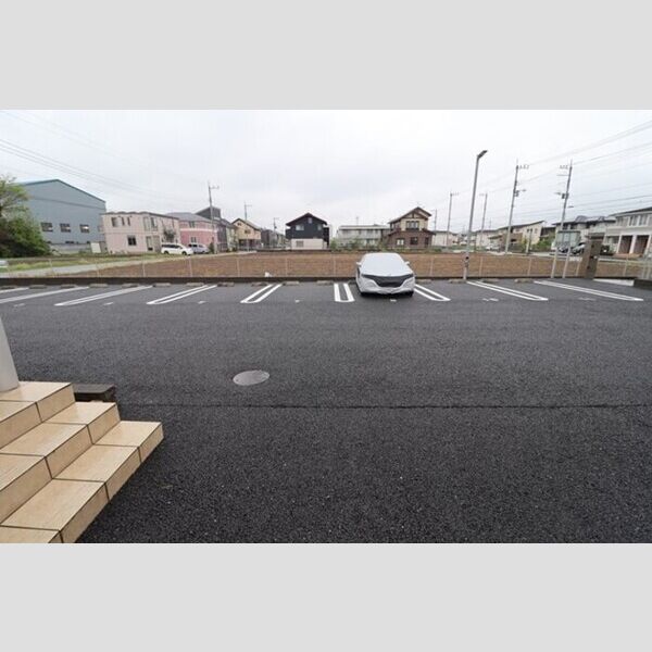 フォンテーヌ　Ⅴ 駐車場