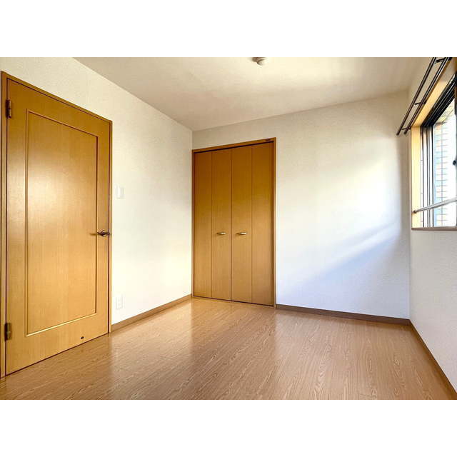 フルパレスⅡ303号室 ☆玄関側洋室6.2帖