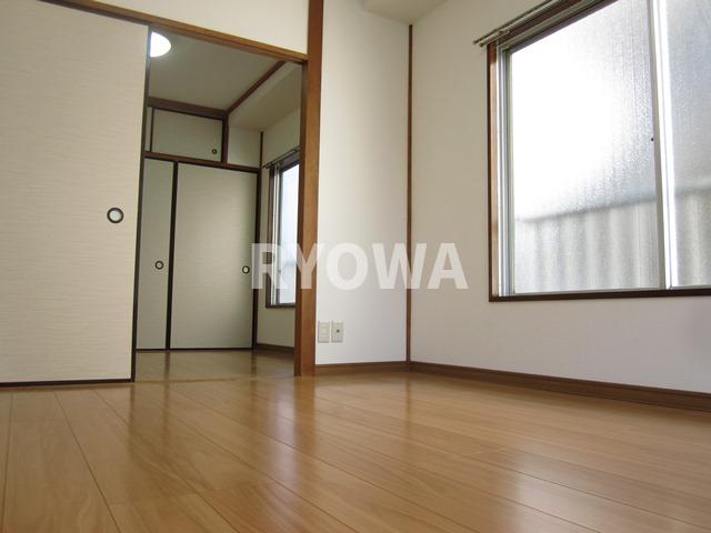 小菅4丁目賃貸住宅 【南側洋室】 掲載の写真は退去前の写真となります。