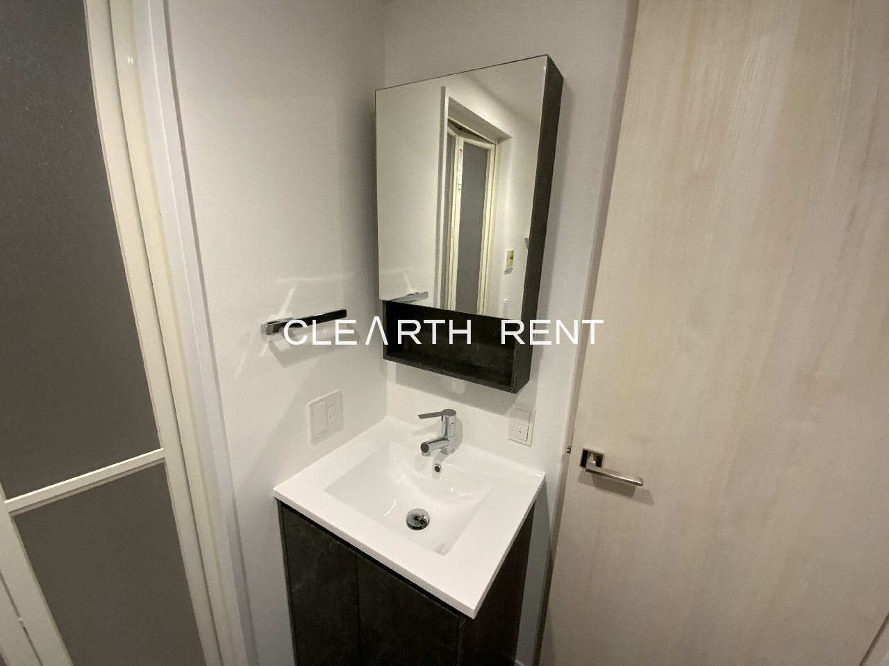 ＧＲＡＮ ＰＡＳＥＯ 島津山Ｗｅｓｔ3階 スタイリッシュな独立洗面台