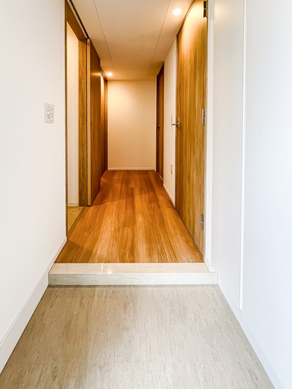 ドゥーエ王子神谷4階 玄関