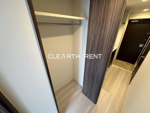 コンシェリア横濱山手 ＴＨＥ ＲＥＳＩＤＥＮＣＥ2階 ハンガーパイプ付き収納クローゼット