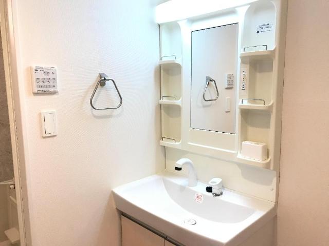 アンビシャス千葉城前502号室 洗面