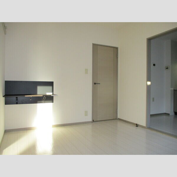 第三スカイマンション202号室 洋室