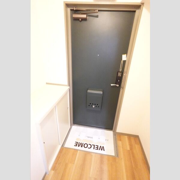 メゾンシャレー106号室 玄関