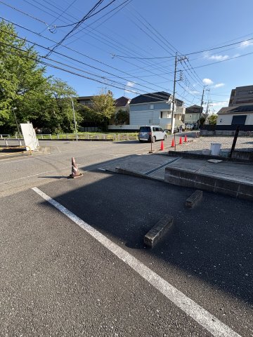 グラン・シャリオ0105号室 駐車場