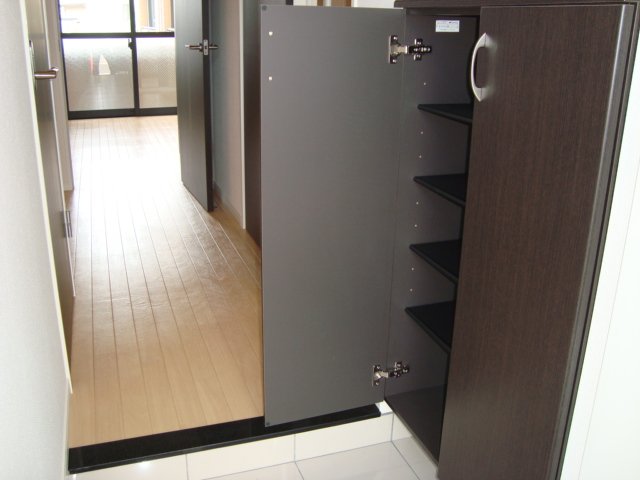 フォーマルハウト00102号室 下駄箱