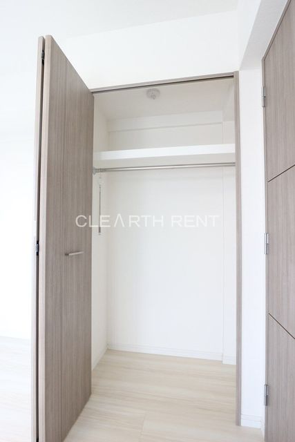 ＣＲＥＶＩＳＴＡ 練馬桜台5階 ハンガーパイプ付きクローゼット