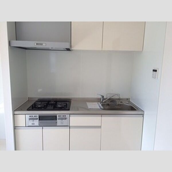 ハイム羽沢十番館301号室 システムキッチン