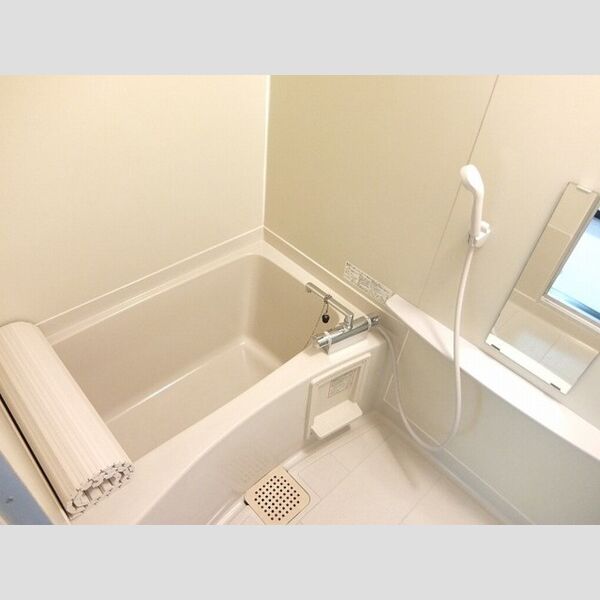 ハイツ　ゆう 明るい色彩のユニットバス