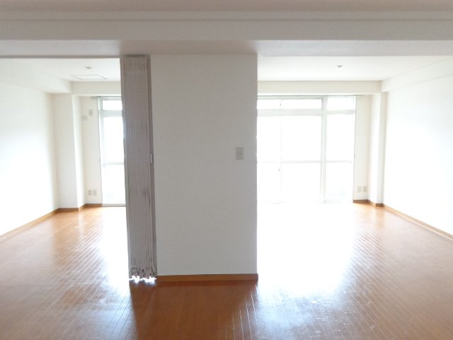 リバーサイドソシア 室内