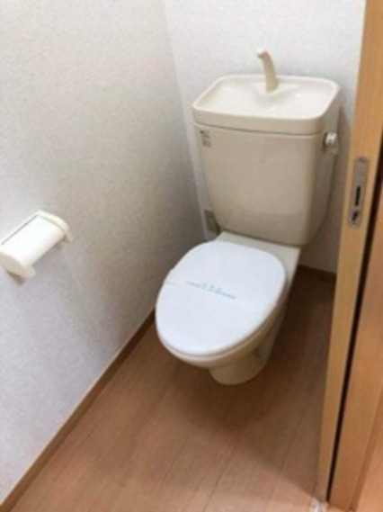 鶴沢コーポB号棟 トイレ