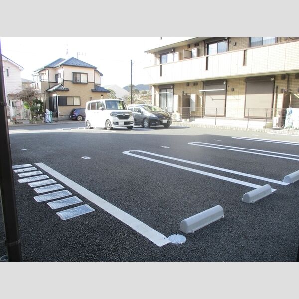 ファミールハイム　A棟303号室 駐車場