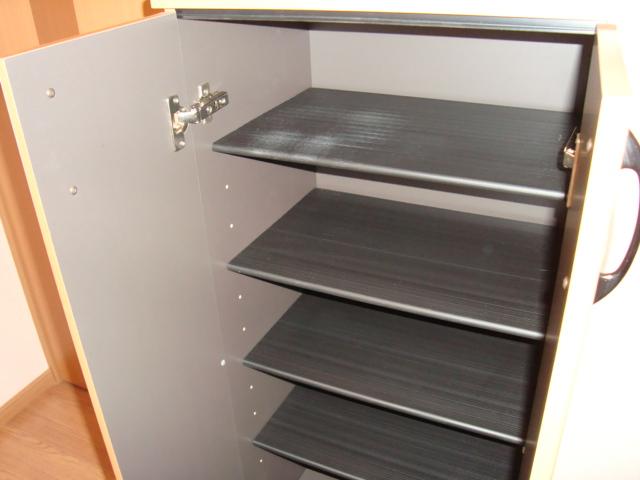 リバパレスおおたかの森 玄関