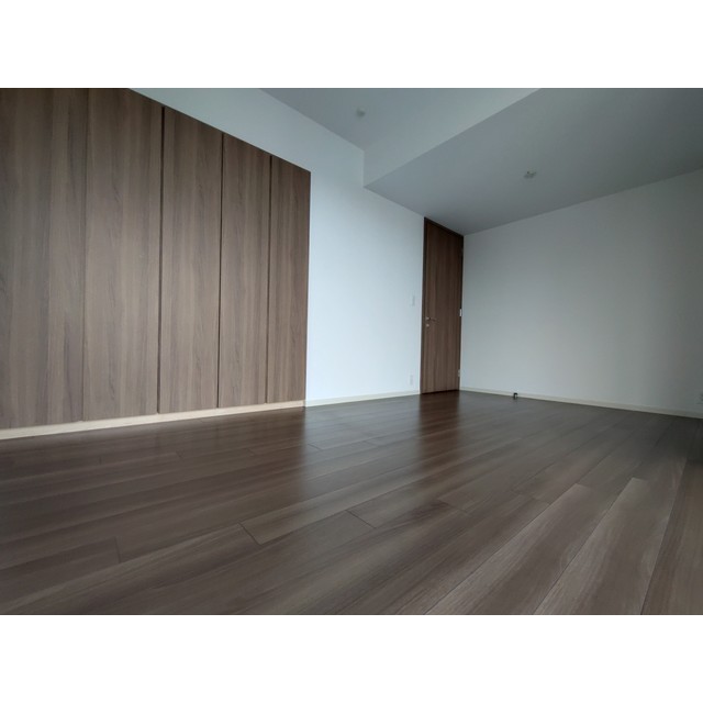 ウェリス高輪 洋室約10畳　豊富な収納スペース　2026年2月撮影