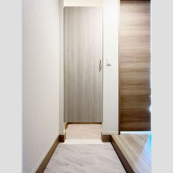 グラナーデ西瑞江 玄関