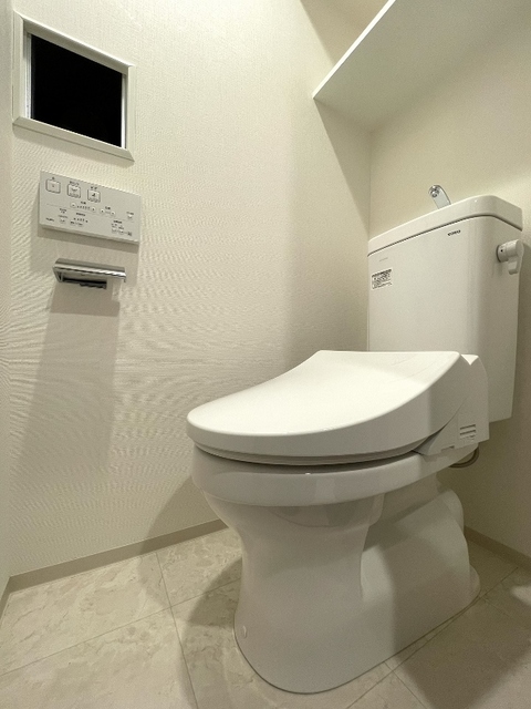 ガーラ・クレスタ横濱関内9階 落ち着いた色調のトイレです