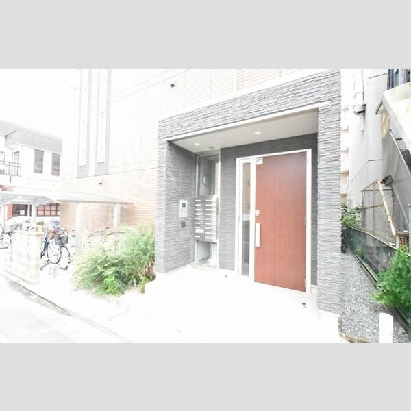 ワイズハウス207号室 エントランス