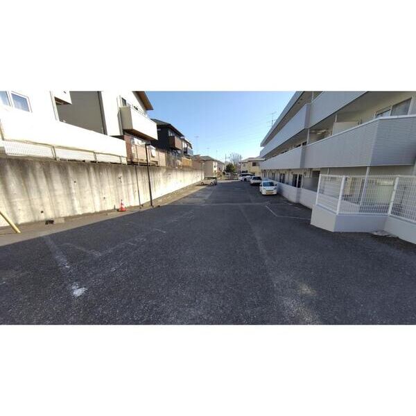 コムネット町田302号室 駐車場