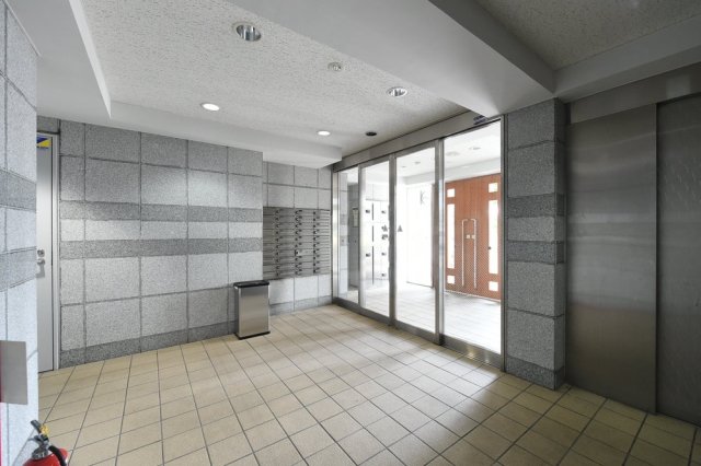 スカイコートヌーベル新宿落合302号室 エントランス