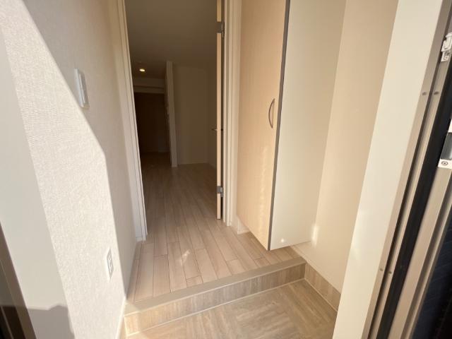 ルナ　クレセンテⅢ 玄関